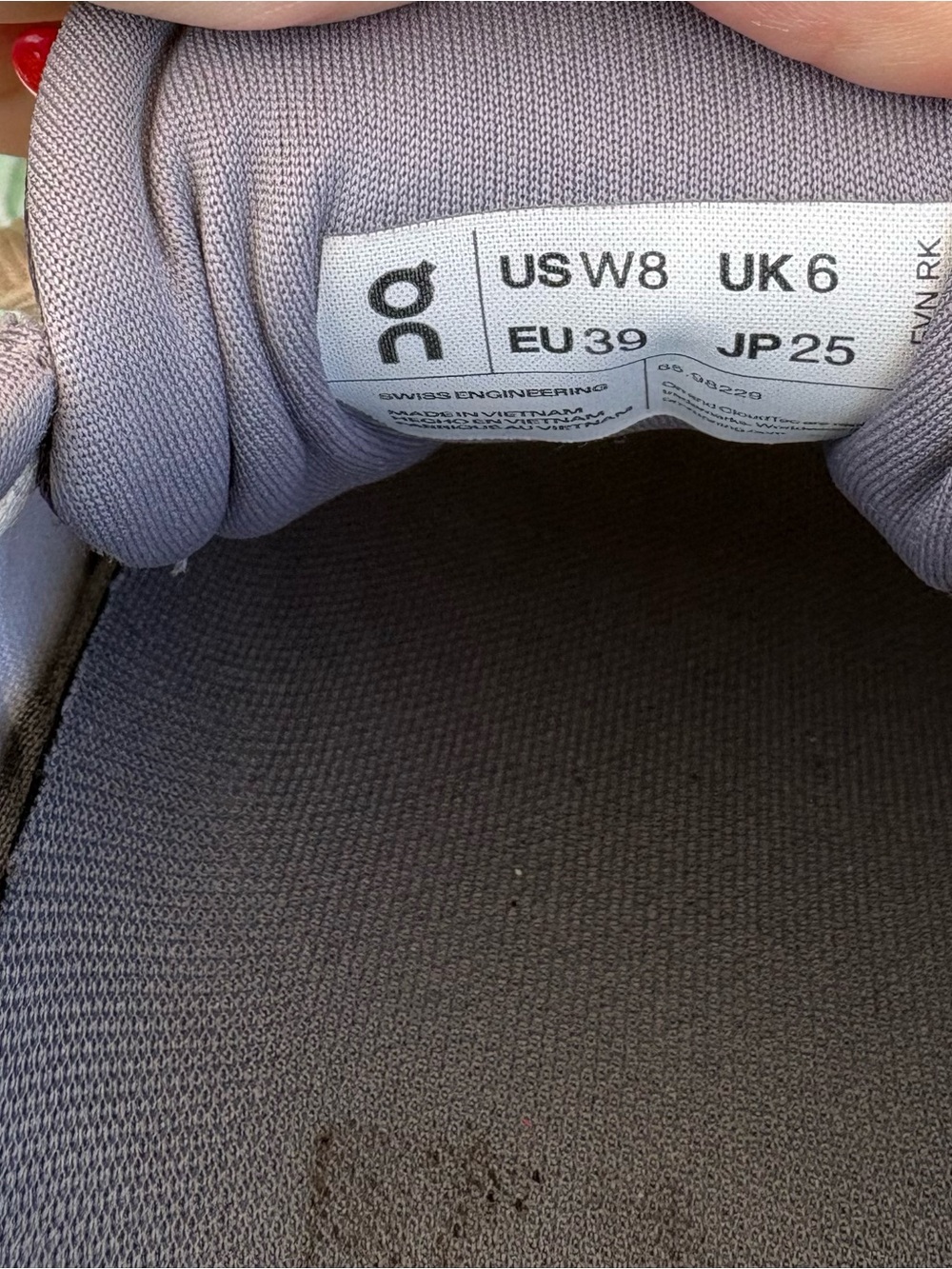 On Running CloudGo Sneakers - Size 8 Wide - Picture 9 of 9